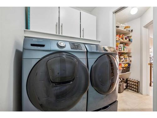 157 Evansmeade Circle Nw, Calgary, AB - Indoor Photo Showing Laundry Room