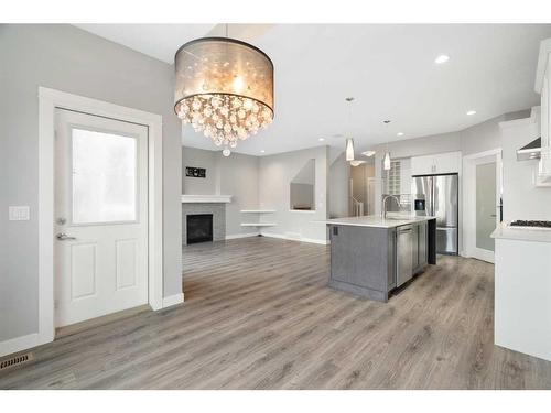 628 Midtown Place Sw, Airdrie, AB - Indoor Photo Showing Kitchen