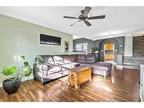 2210 23 Street, Nanton, AB - Indoor Photo Showing Living Room