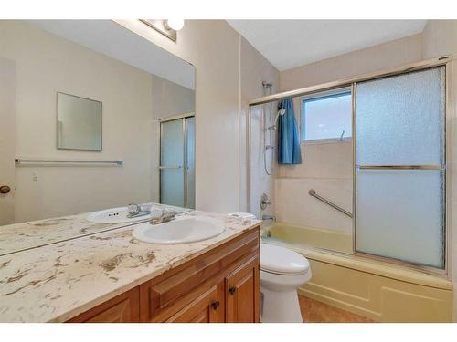 359 Willow Ridge Place Se, Calgary, AB - Indoor Photo Showing Bathroom