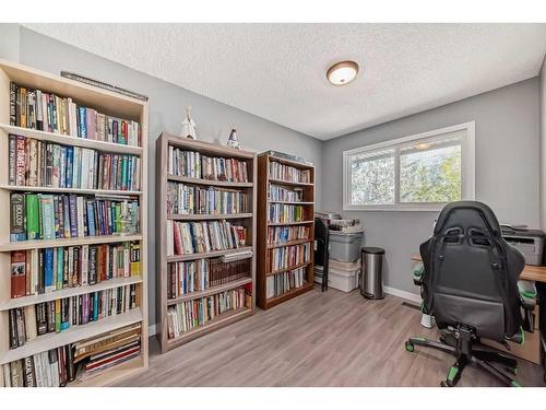 171 Templehill Drive Ne, Calgary, AB - Indoor Photo Showing Office