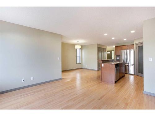 6 Cranberry Place Se, Calgary, AB - Indoor Photo Showing Kitchen