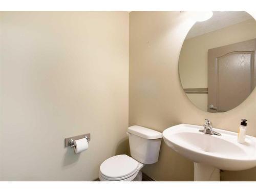 6 Cranberry Place Se, Calgary, AB - Indoor Photo Showing Bathroom