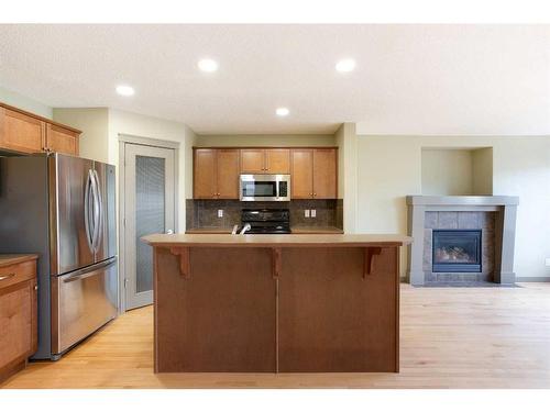 6 Cranberry Place Se, Calgary, AB - Indoor Photo Showing Kitchen