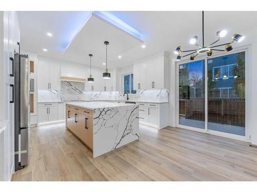 178 Kinniburgh Crescent, Chestermere, AB - Indoor Photo Showing Kitchen