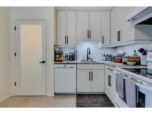 4212 1A Street Sw, Calgary, AB - Indoor Photo Showing Kitchen