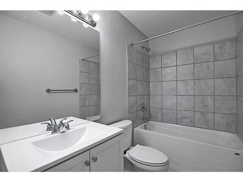 2011 39 Street Se, Calgary, AB - Indoor Photo Showing Bathroom