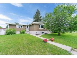 608 104 Avenue SW Calgary, AB T2W 0A3