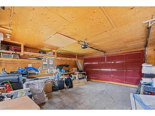 608 104 Avenue Sw, Calgary, AB - Indoor Photo Showing Garage