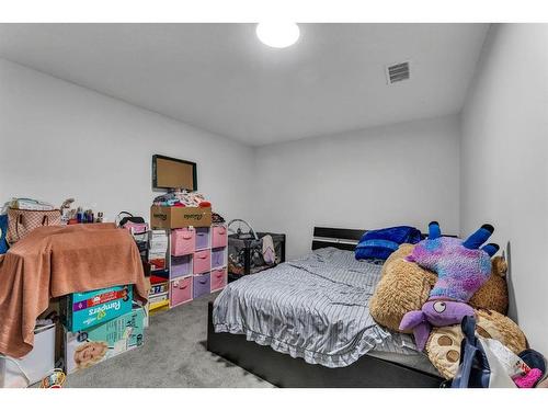 6736 43 Avenue Ne, Calgary, AB - Indoor Photo Showing Bedroom