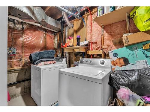 6736 43 Avenue Ne, Calgary, AB - Indoor Photo Showing Laundry Room