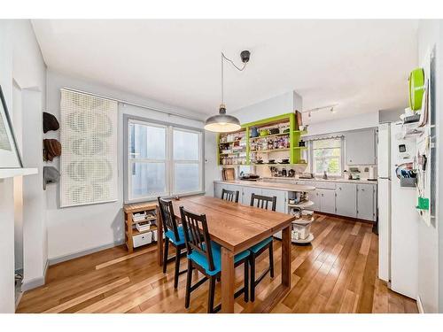 2212 26A Street Sw, Calgary, AB - Indoor Photo Showing Dining Room