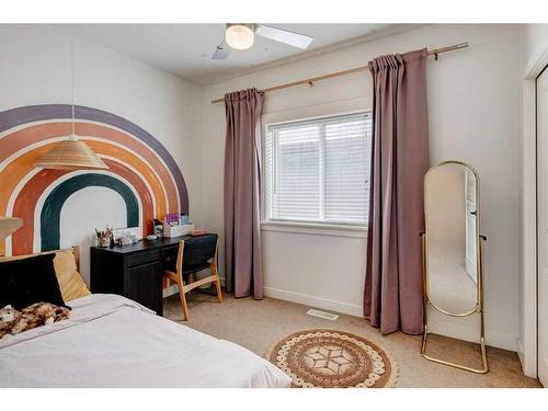 1638 Westmount Boulevard Nw, Calgary, AB - Indoor Photo Showing Bedroom