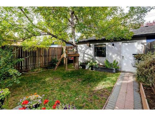 1638 Westmount Boulevard Nw, Calgary, AB - Outdoor