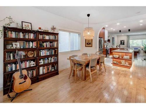 1638 Westmount Boulevard Nw, Calgary, AB - Indoor Photo Showing Dining Room