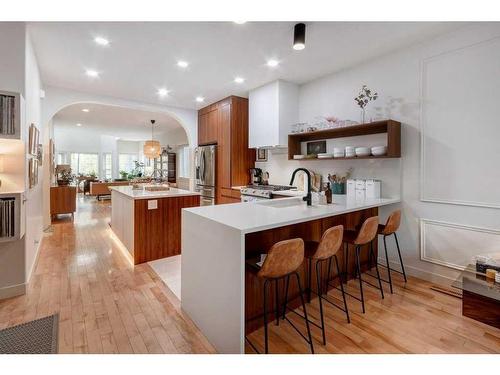 1638 Westmount Boulevard Nw, Calgary, AB - Indoor Photo Showing Kitchen With Upgraded Kitchen