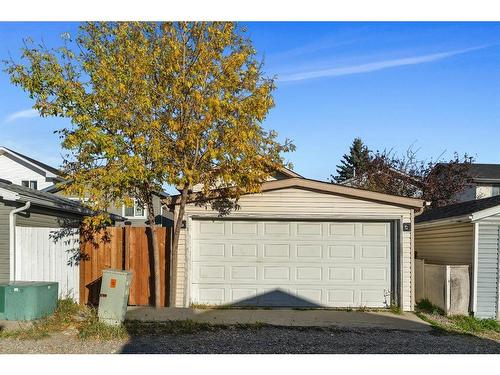 111 Martinwood Place Ne, Calgary, AB - Outdoor