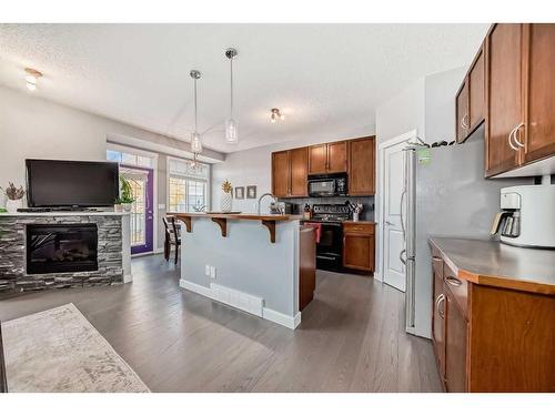 264 Rockyspring Grove Nw, Calgary, AB - Indoor Photo Showing Kitchen