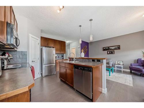 264 Rockyspring Grove Nw, Calgary, AB - Indoor Photo Showing Kitchen