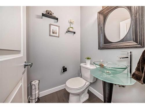 264 Rockyspring Grove Nw, Calgary, AB - Indoor Photo Showing Bathroom