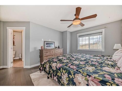 264 Rockyspring Grove Nw, Calgary, AB - Indoor Photo Showing Bedroom