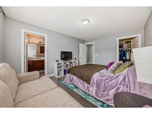 264 Rockyspring Grove Nw, Calgary, AB - Indoor Photo Showing Bedroom