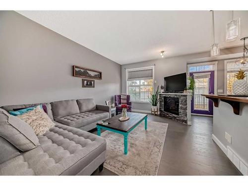 264 Rockyspring Grove Nw, Calgary, AB - Indoor Photo Showing Living Room