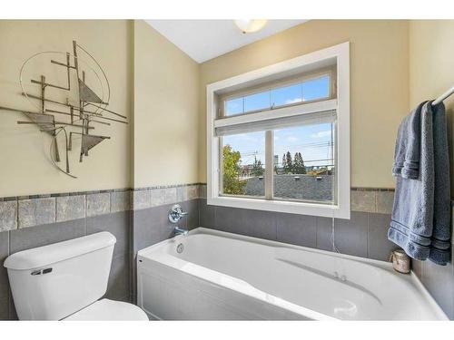 1311 21 Avenue Nw, Calgary, AB - Indoor Photo Showing Bathroom