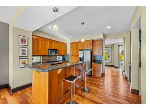 1311 21 Avenue Nw, Calgary, AB - Indoor Photo Showing Kitchen