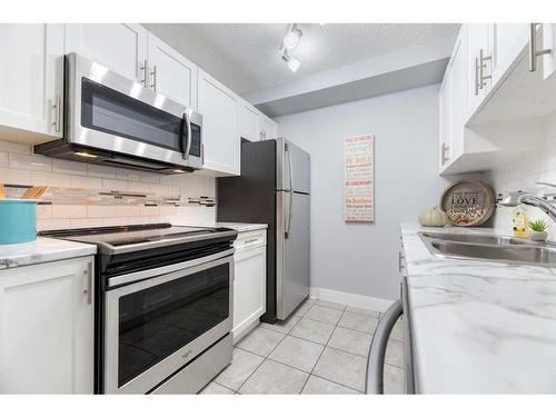 3101-13045 6 Street Sw, Calgary, AB - Indoor Photo Showing Kitchen