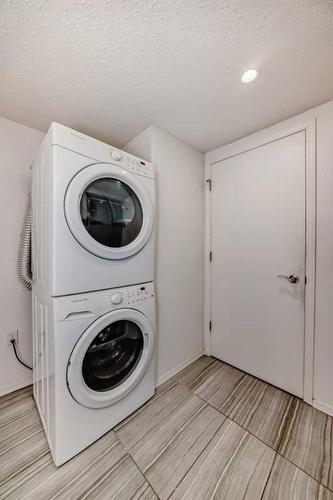 832 Sierra Morena Place Sw, Calgary, AB - Indoor Photo Showing Laundry Room