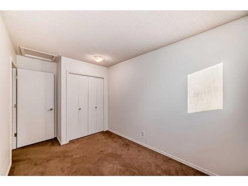 832 Sierra Morena Place Sw, Calgary, AB - Indoor Photo Showing Other Room