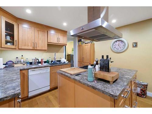 233107 Wintergreen Road, Rural Rocky View County, AB - Indoor Photo Showing Kitchen