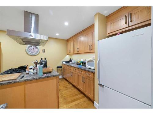 233107 Wintergreen Road, Rural Rocky View County, AB - Indoor Photo Showing Kitchen