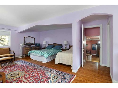 233107 Wintergreen Road, Rural Rocky View County, AB - Indoor Photo Showing Bedroom