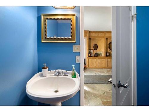 233107 Wintergreen Road, Rural Rocky View County, AB - Indoor Photo Showing Bathroom