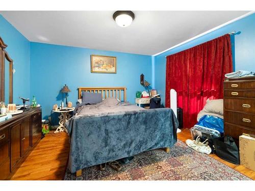 233107 Wintergreen Road, Rural Rocky View County, AB - Indoor Photo Showing Bedroom