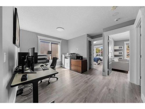 2002 38 Street Se, Calgary, AB - Indoor