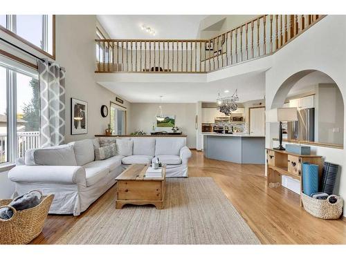 234 Mt Assiniboine Place Se, Calgary, AB - Indoor Photo Showing Living Room