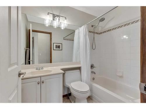 234 Mt Assiniboine Place Se, Calgary, AB - Indoor Photo Showing Bathroom