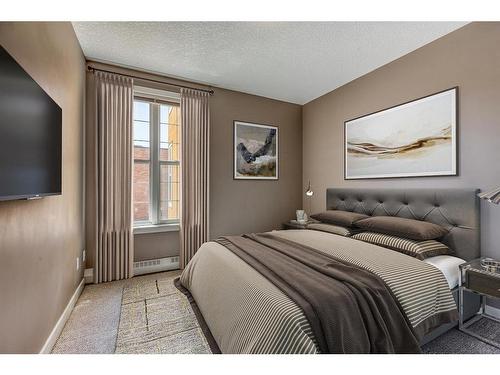 218-208 Holy Cross Sw, Calgary, AB - Indoor Photo Showing Bedroom