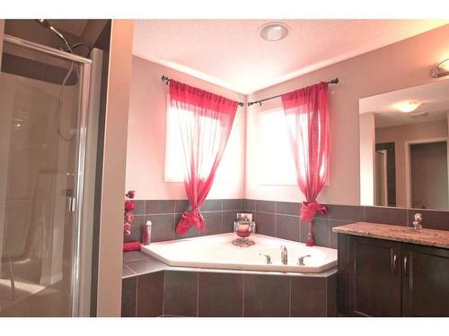 118 Everglen Crescent Sw, Calgary, AB - Indoor Photo Showing Bathroom