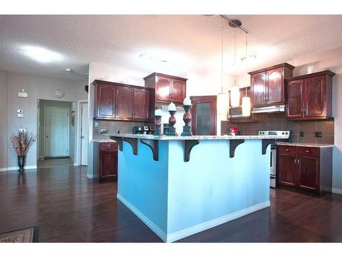 118 Everglen Crescent Sw, Calgary, AB - Indoor Photo Showing Kitchen