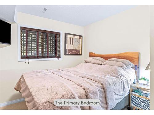 2-614 3Rd Street, Canmore, AB - Indoor Photo Showing Bedroom