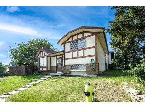 103 Sandstone Way Nw, Calgary, AB - Outdoor