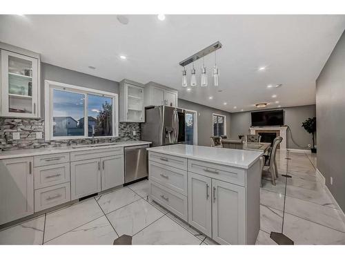 808 Luxstone Square Sw, Airdrie, AB - Indoor Photo Showing Kitchen With Upgraded Kitchen