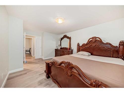 808 Luxstone Square Sw, Airdrie, AB - Indoor Photo Showing Bedroom