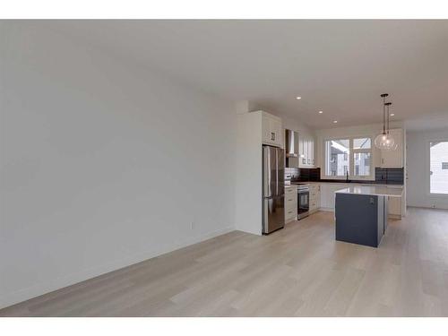 325-85 Sage Hill Heights, Calgary, AB - Indoor Photo Showing Kitchen