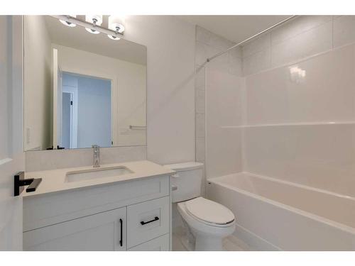 325-85 Sage Hill Heights, Calgary, AB - Indoor Photo Showing Bathroom