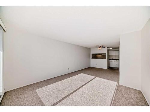 516-9800 Horton Road Sw, Calgary, AB - Indoor Photo Showing Other Room